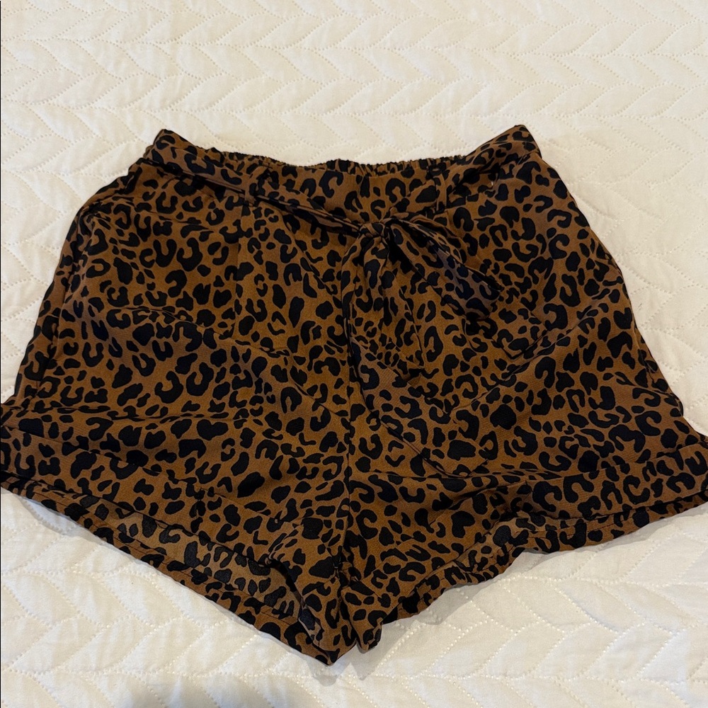 Leopard Print Women's Shorts Sienna Sky size XS high rise 3” inseam